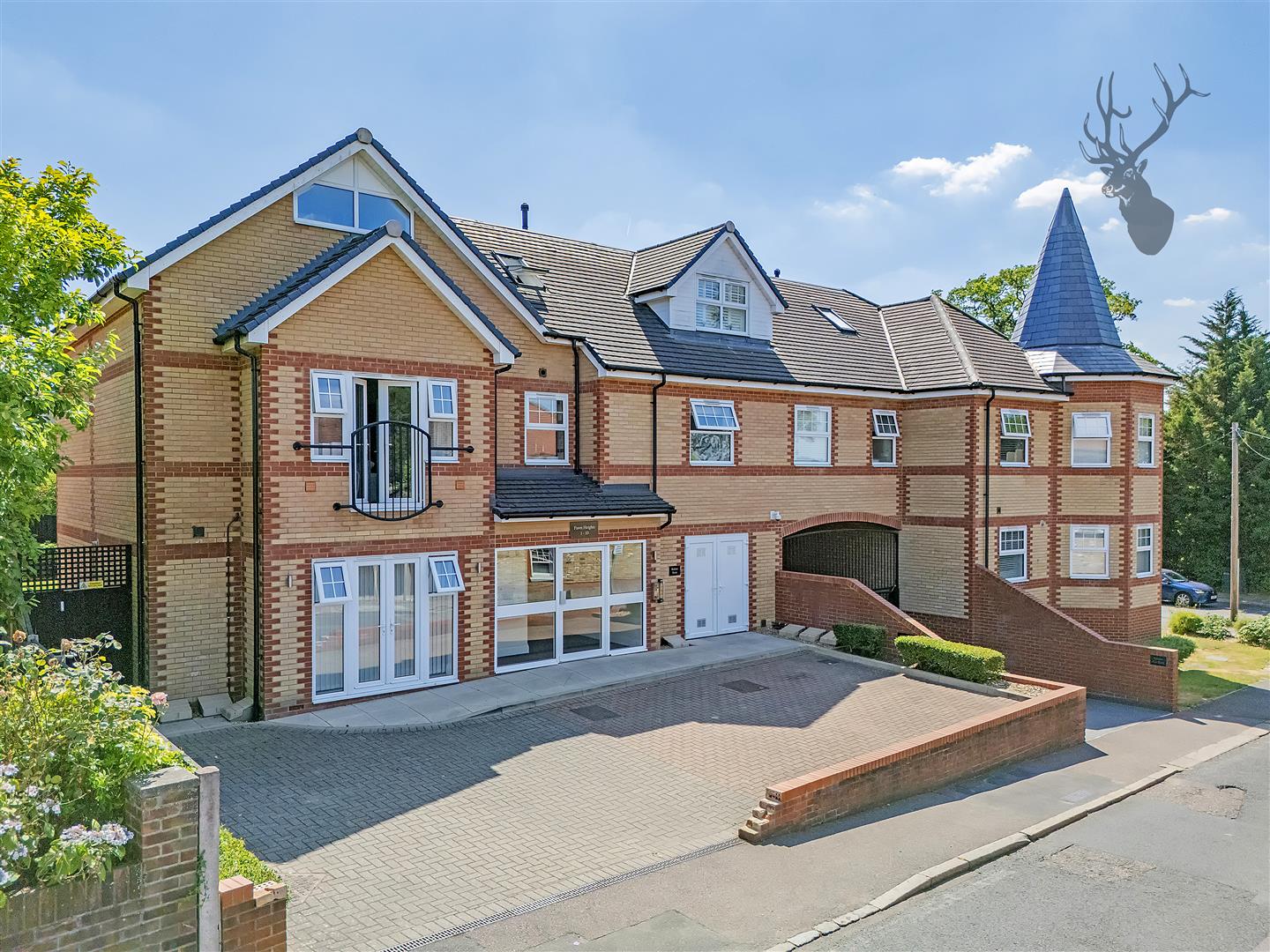 36 Stag Lane Buckhurst Hill IG9