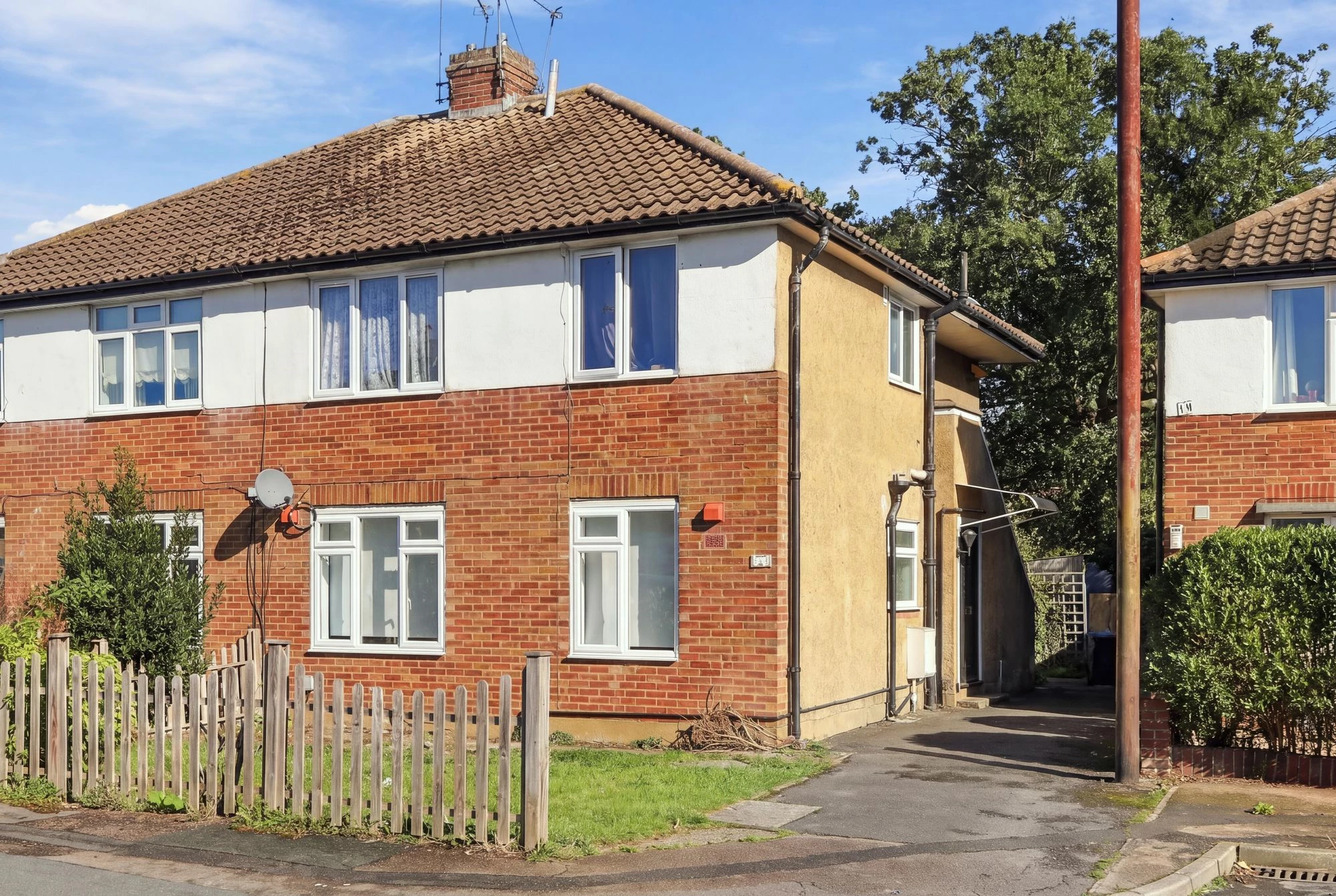 Property photo: Broomfield Avenue, Loughton, IG10