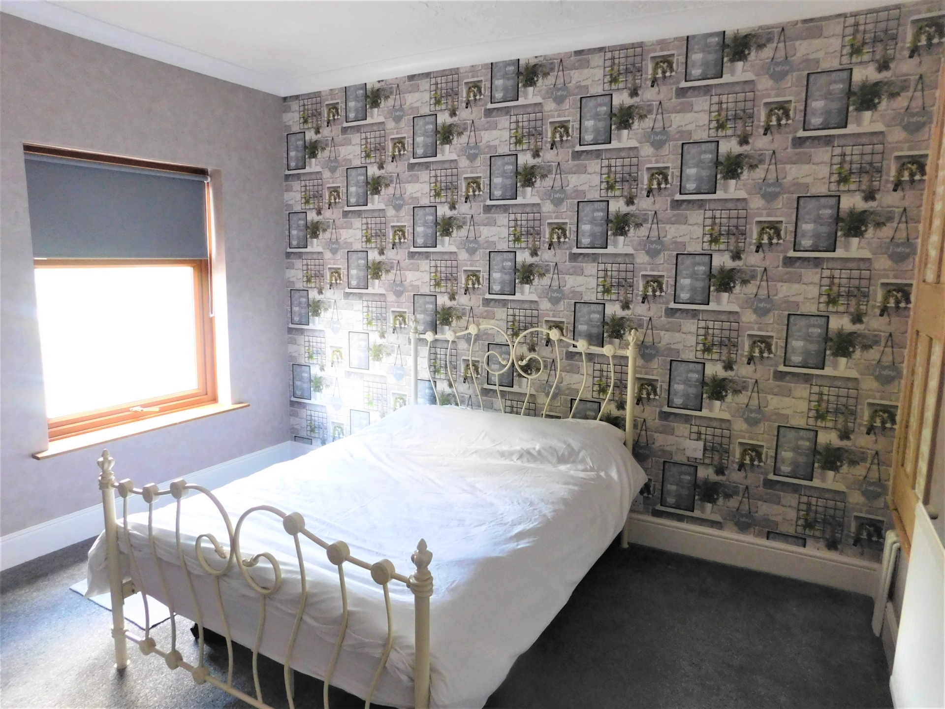 Property For Sale Rose Valley, Newhall, DE11 3 Bedroom Terraced