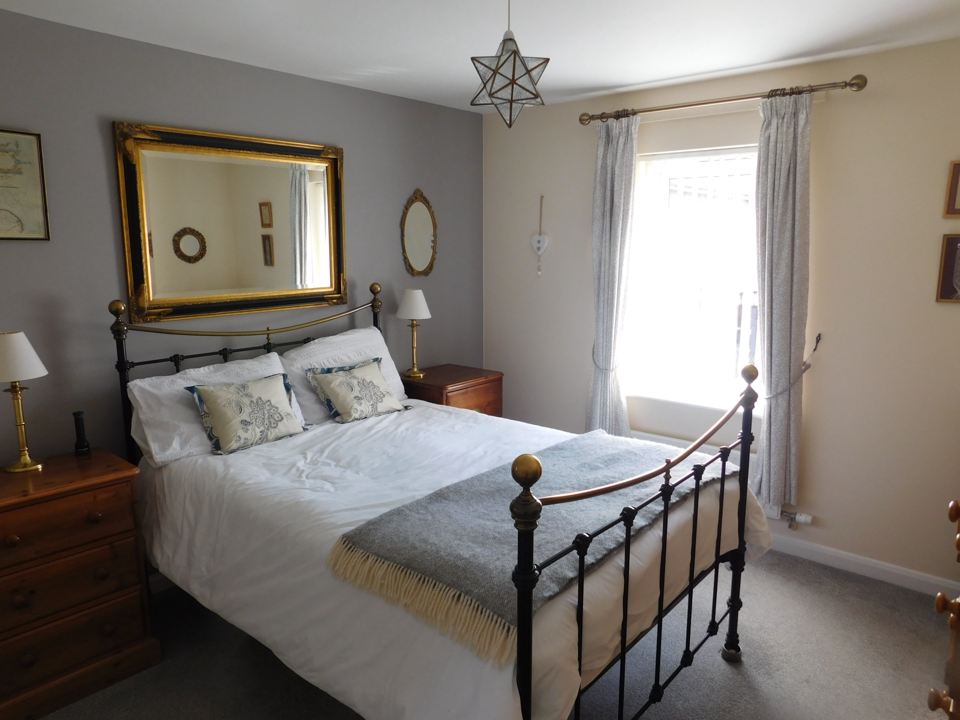 Property For Sale Stirling Close, Church Gresley, DE11 4 Bedroom