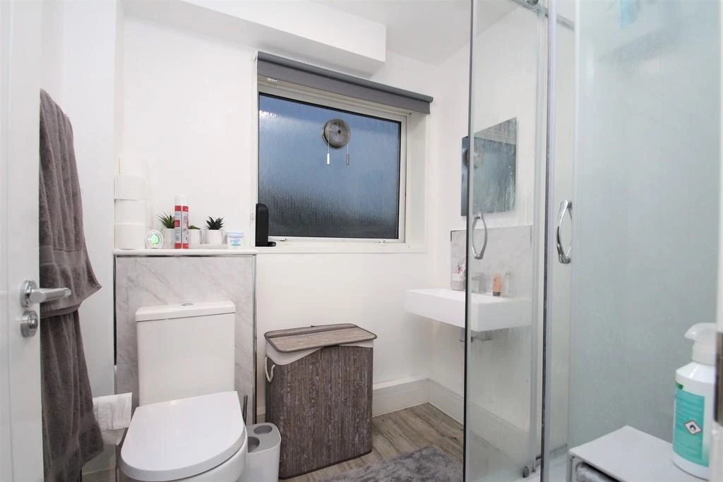 Bathroom & WC