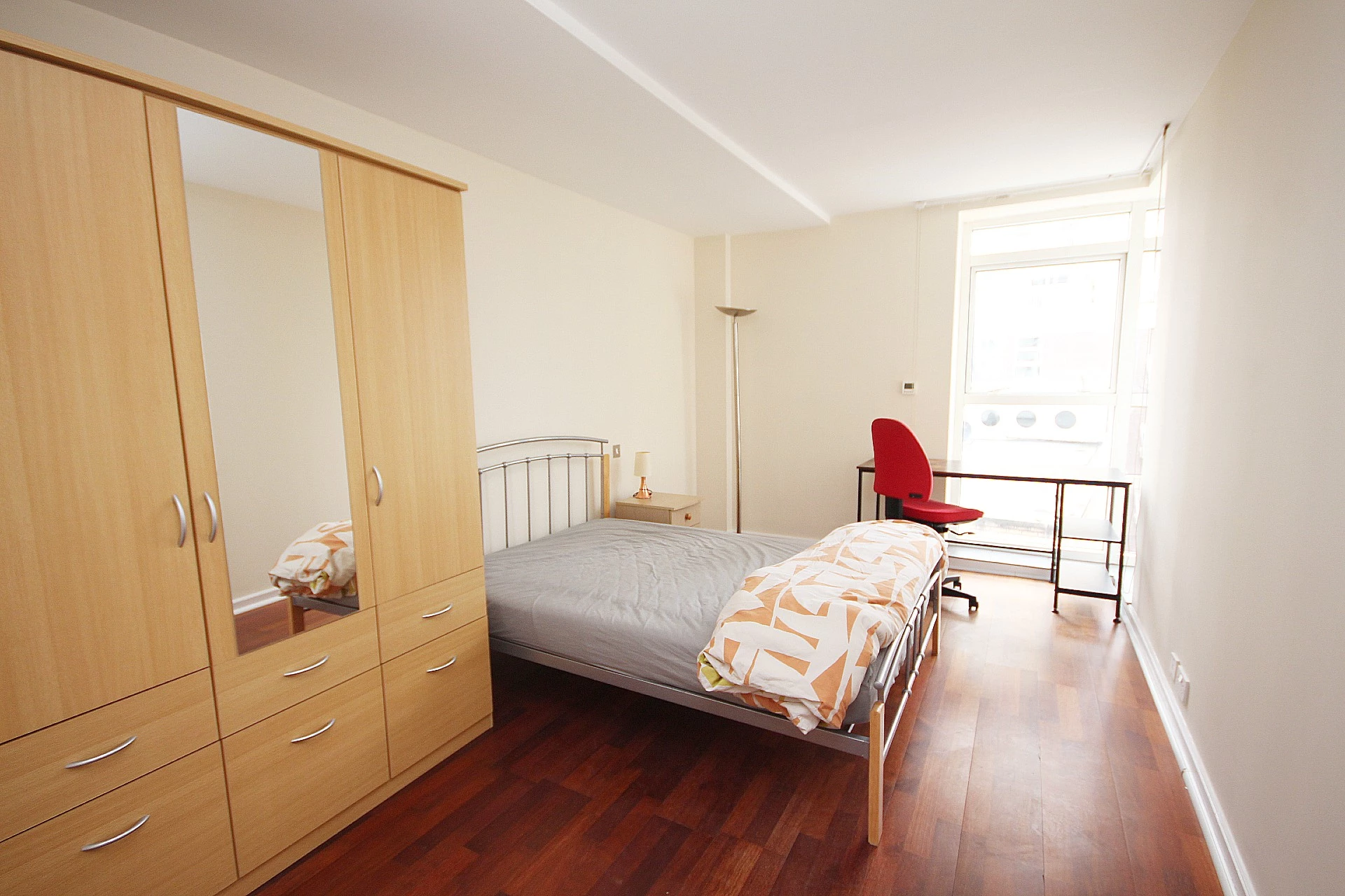Photo 10