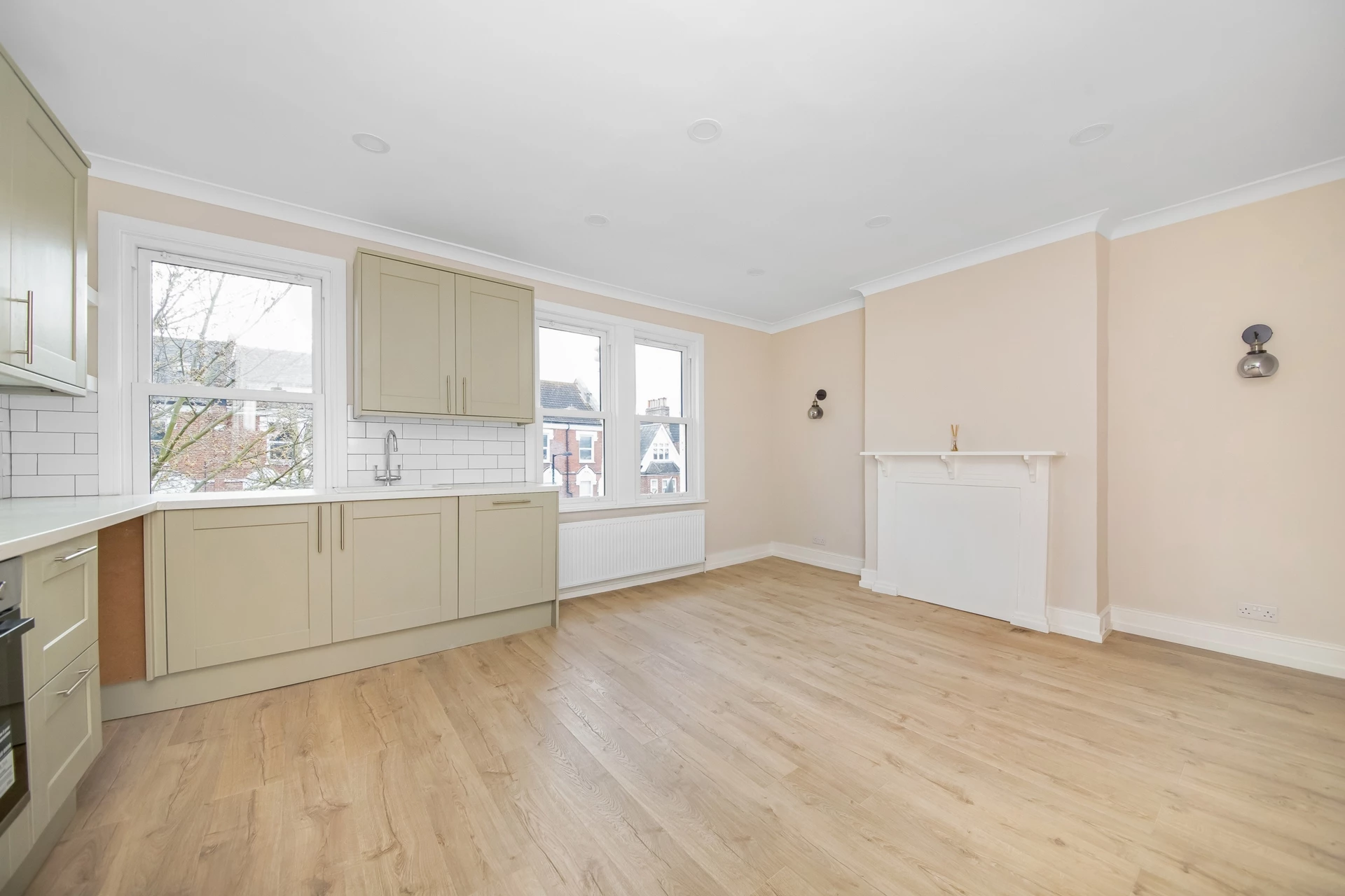 Kitchen / Reception