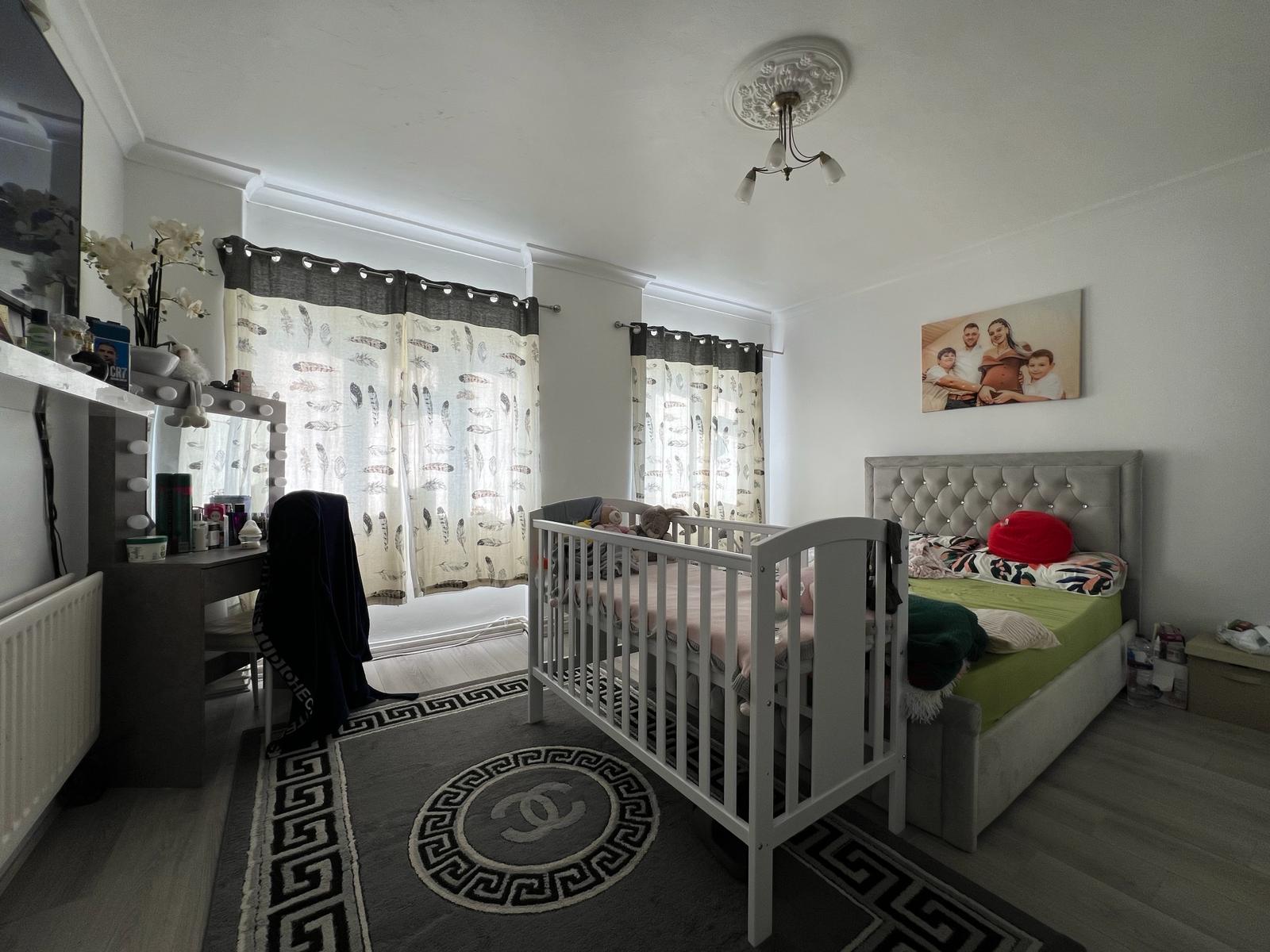 Property For Sale Alderwood Road, Eltham, SE9 2 Bedroom Flat through