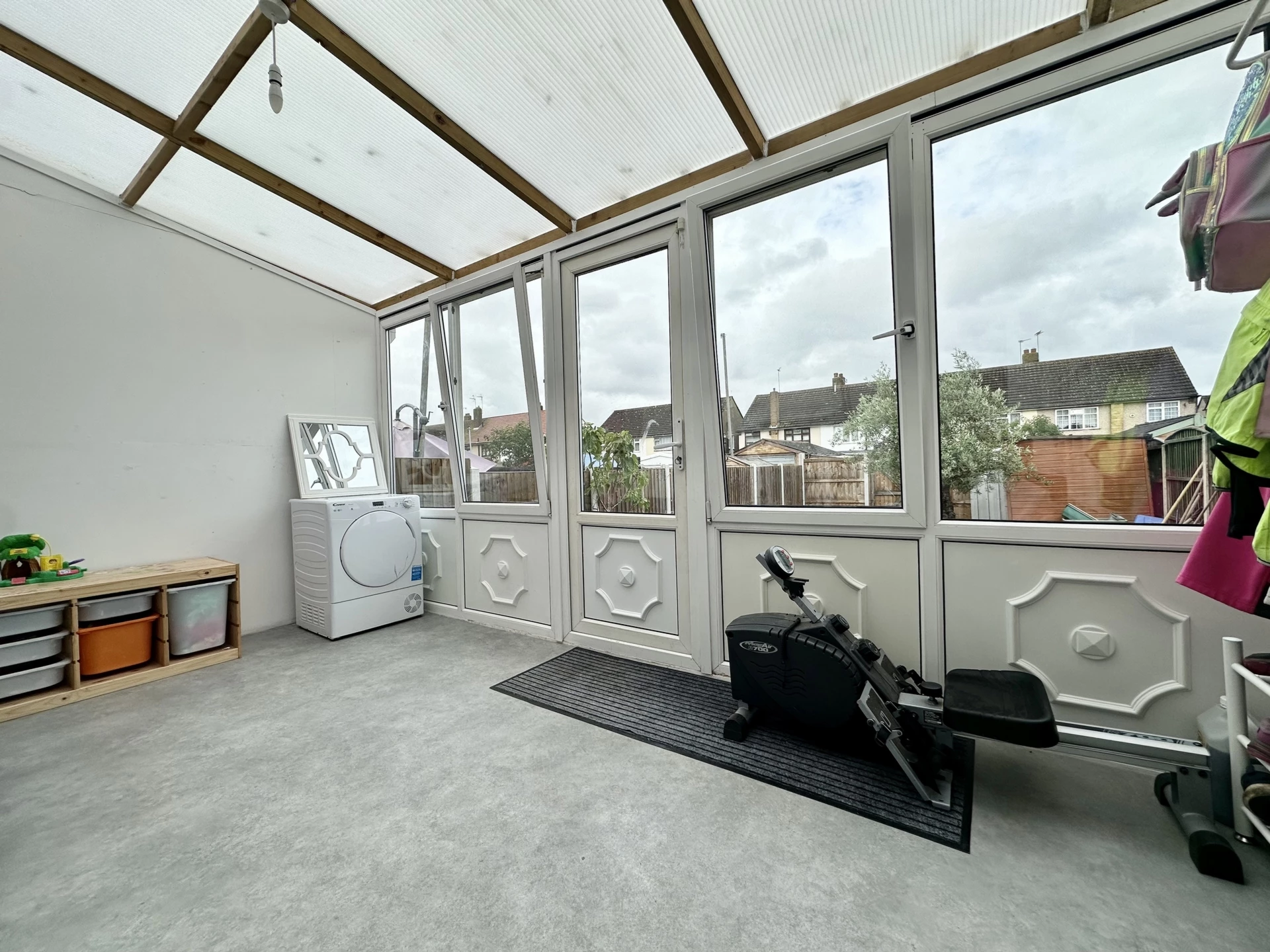 Lean-to conservatory