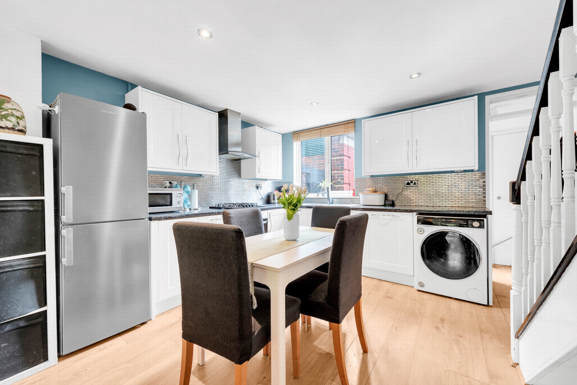 Kitchen / Dining Area