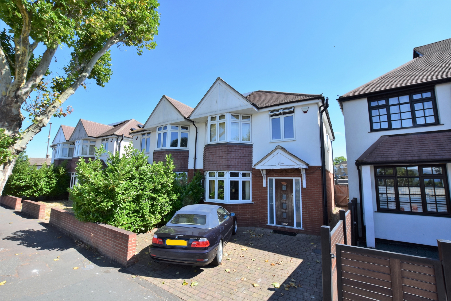 Property For Sale Kidbrooke Park Road, Kidbrooke, SE3 3 Bedroom House