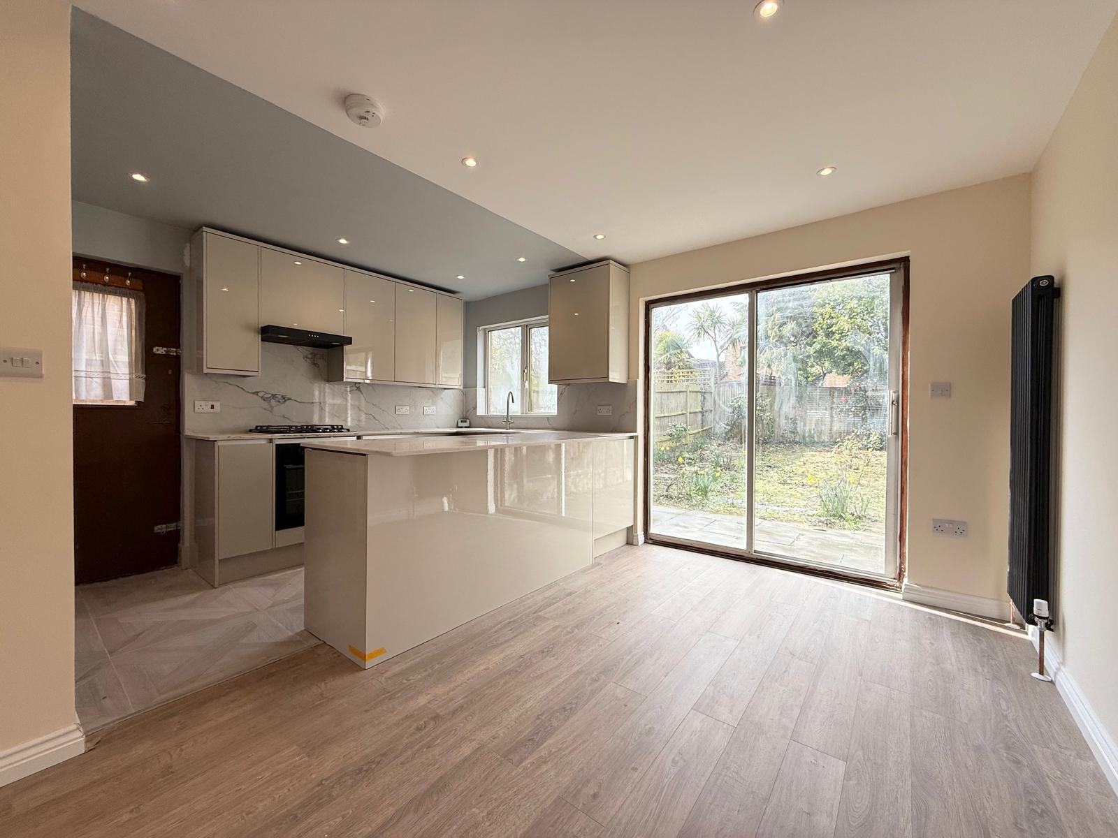 Kitchen / Reception