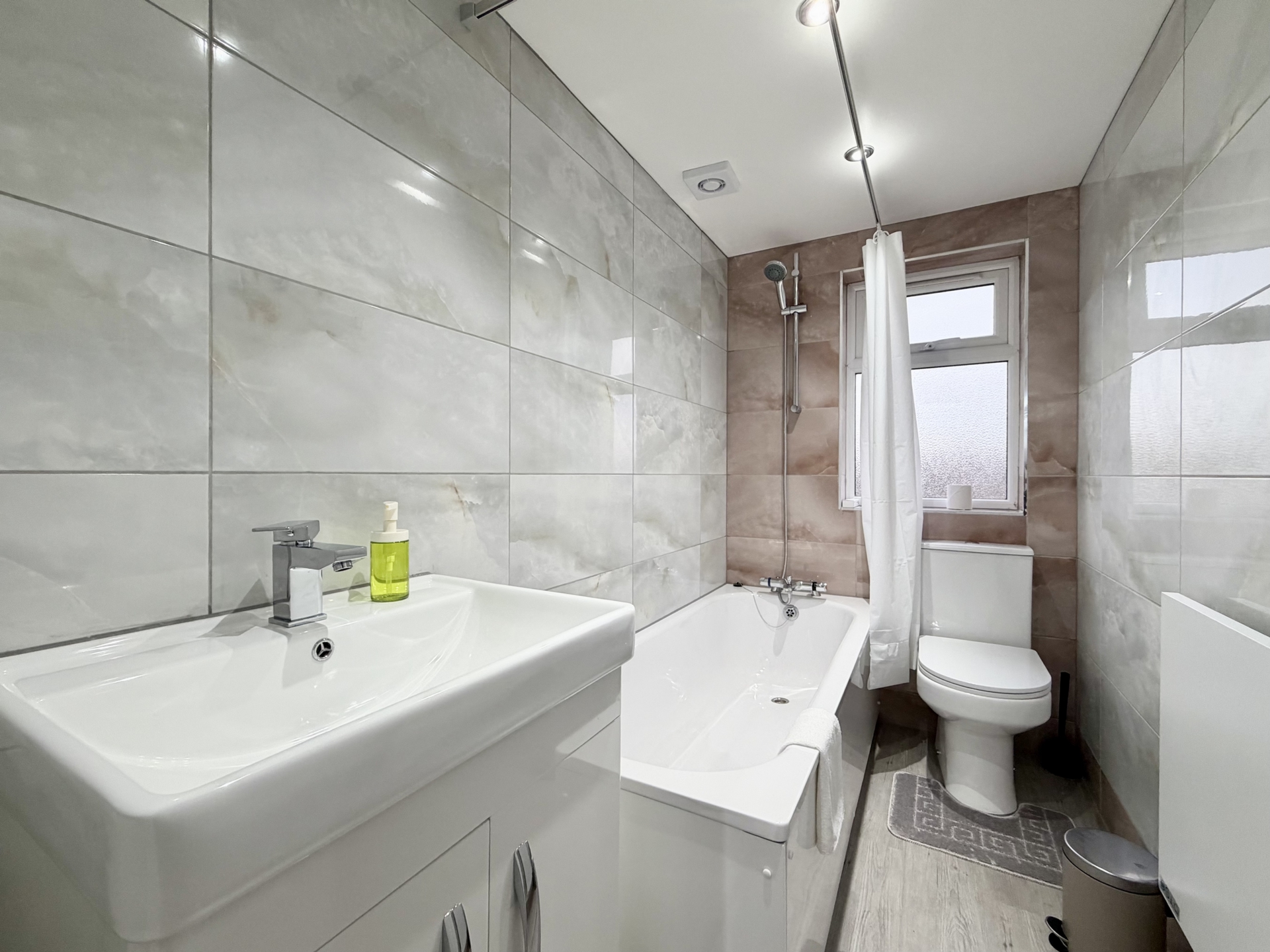 En-Suite Bathroom