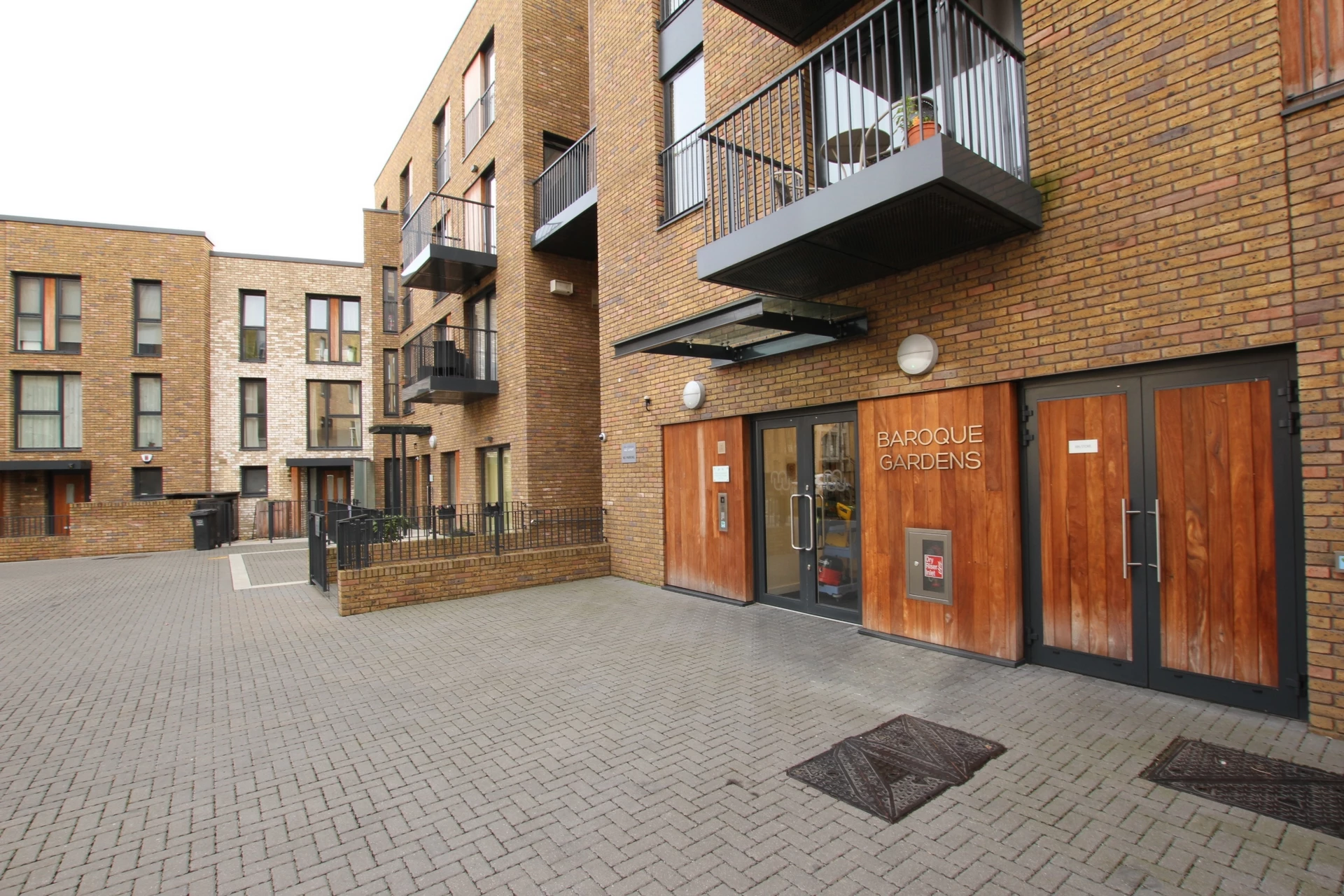 Surrey Quays SE16