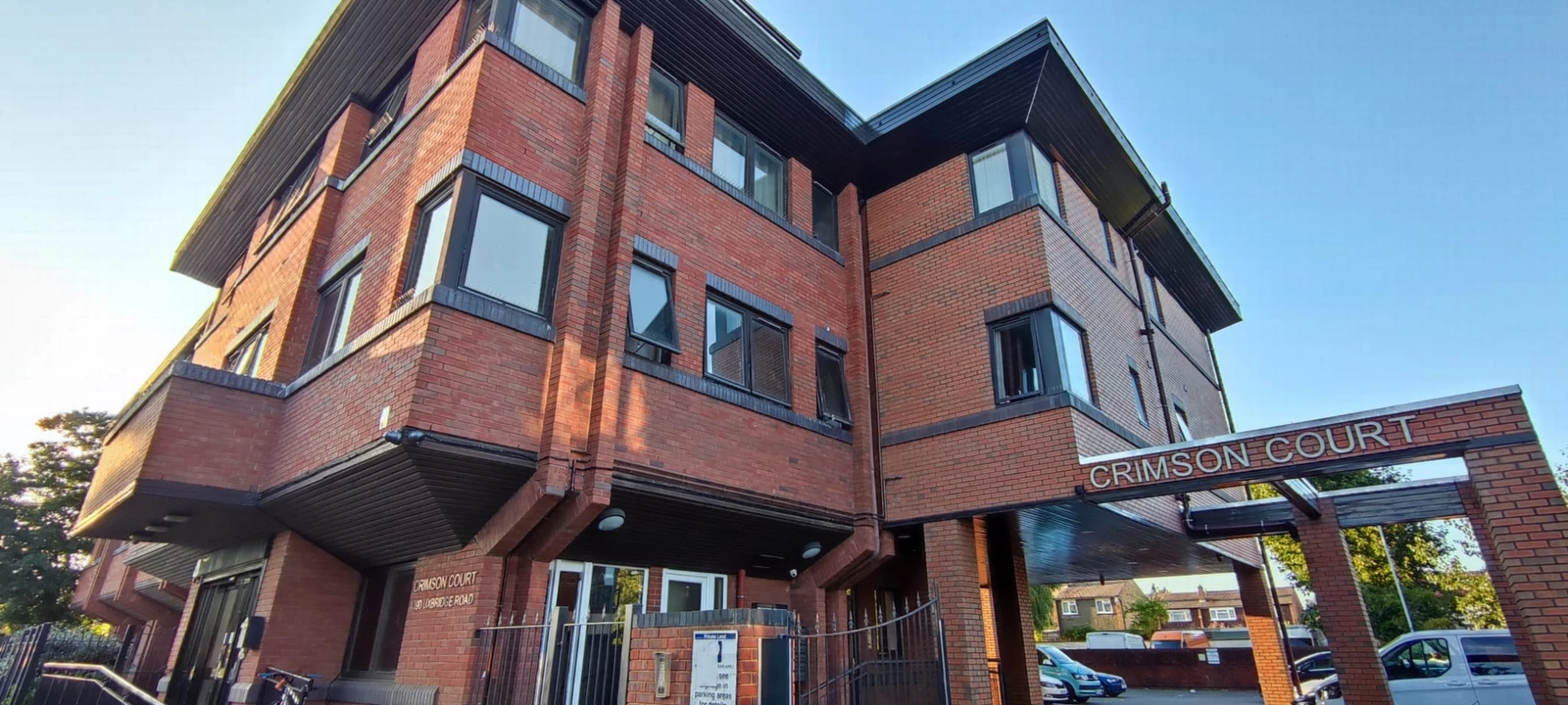 Uxbridge UB10