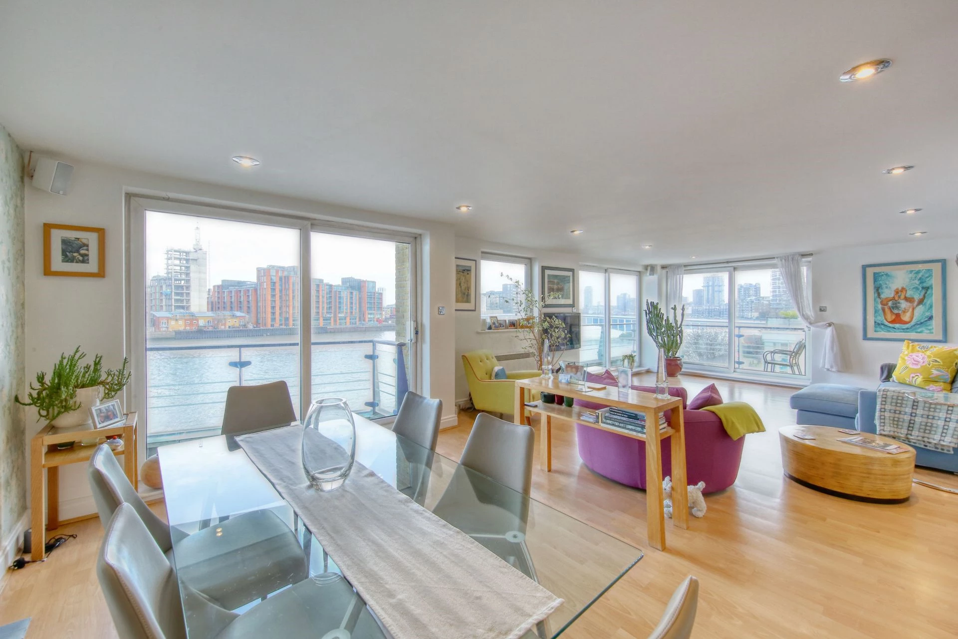Property photo: Smugglers Way, SW18