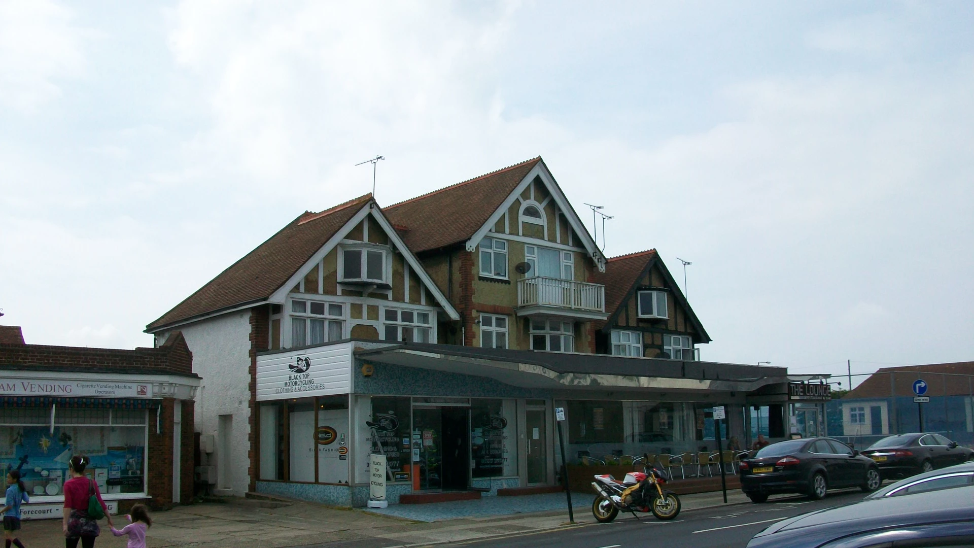 Photo 1