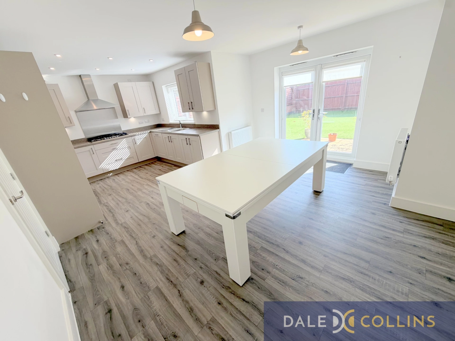 Family kitchen-dining 2