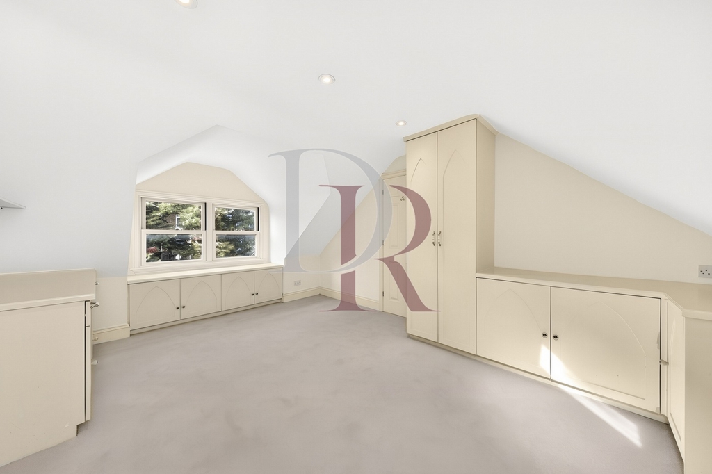 BEDROOM 5