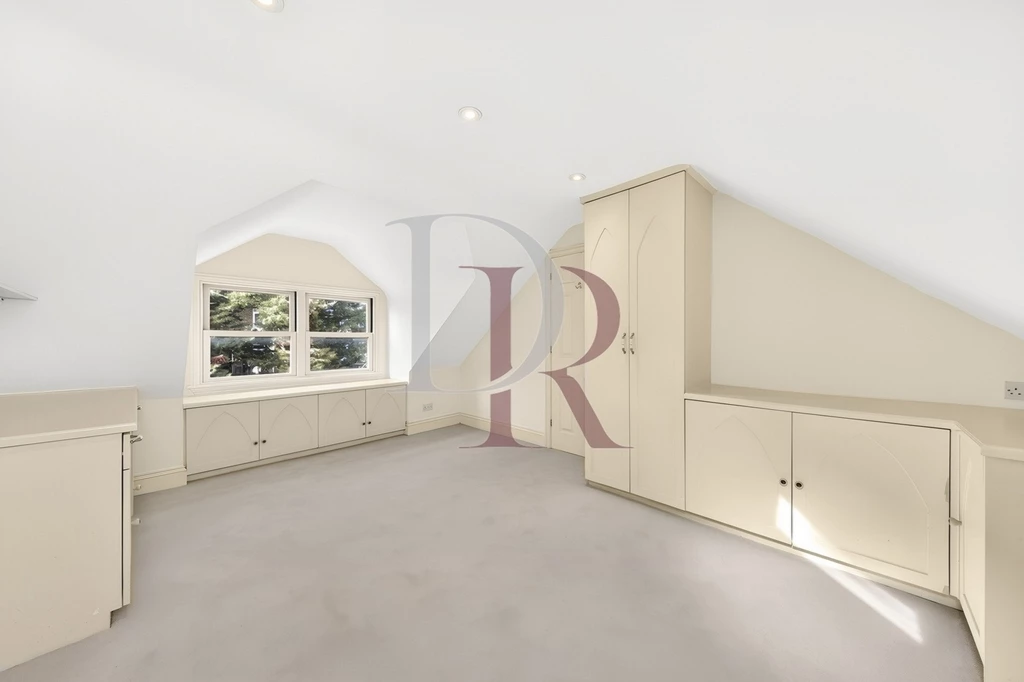 BEDROOM 5