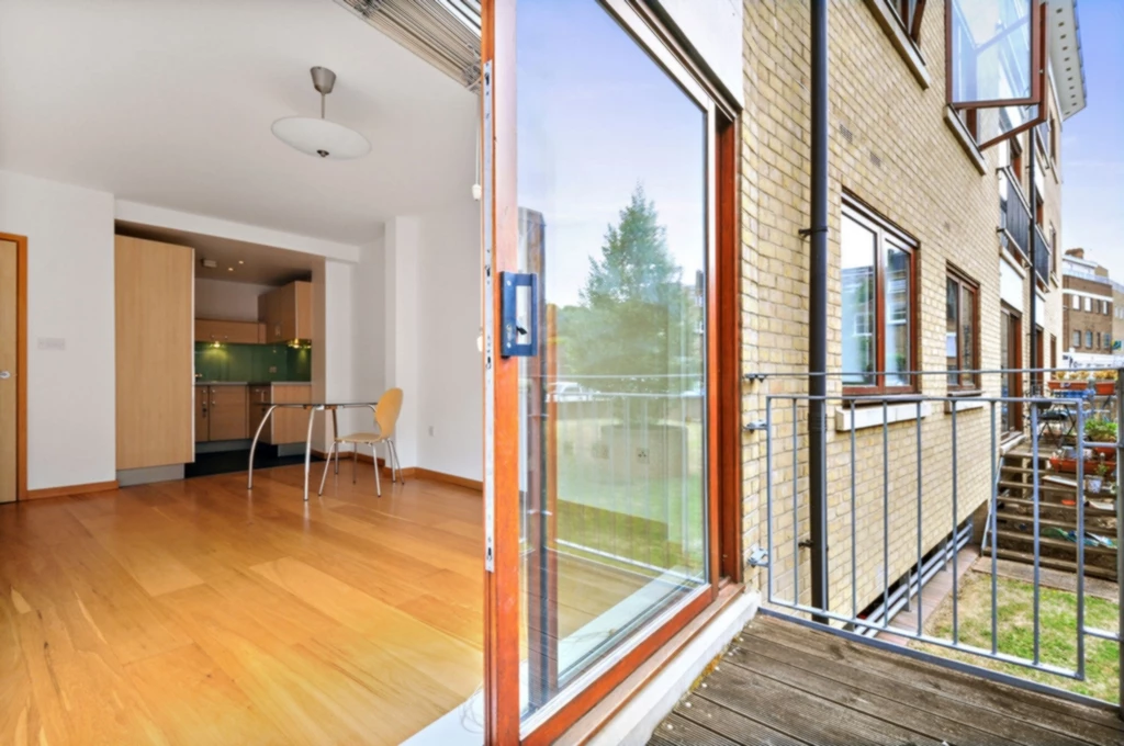 BALCONY & KITCHEN