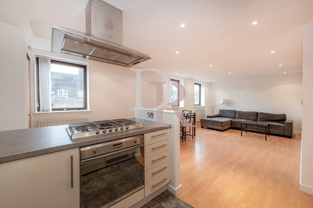 KITCHEN & RECEPTION