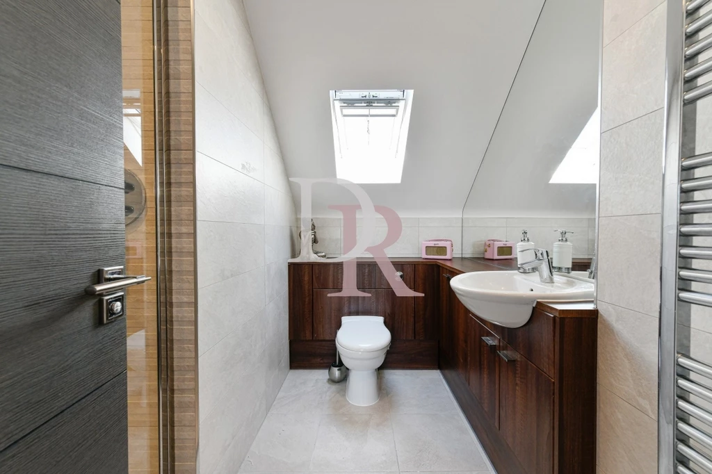 ENSUITE 1