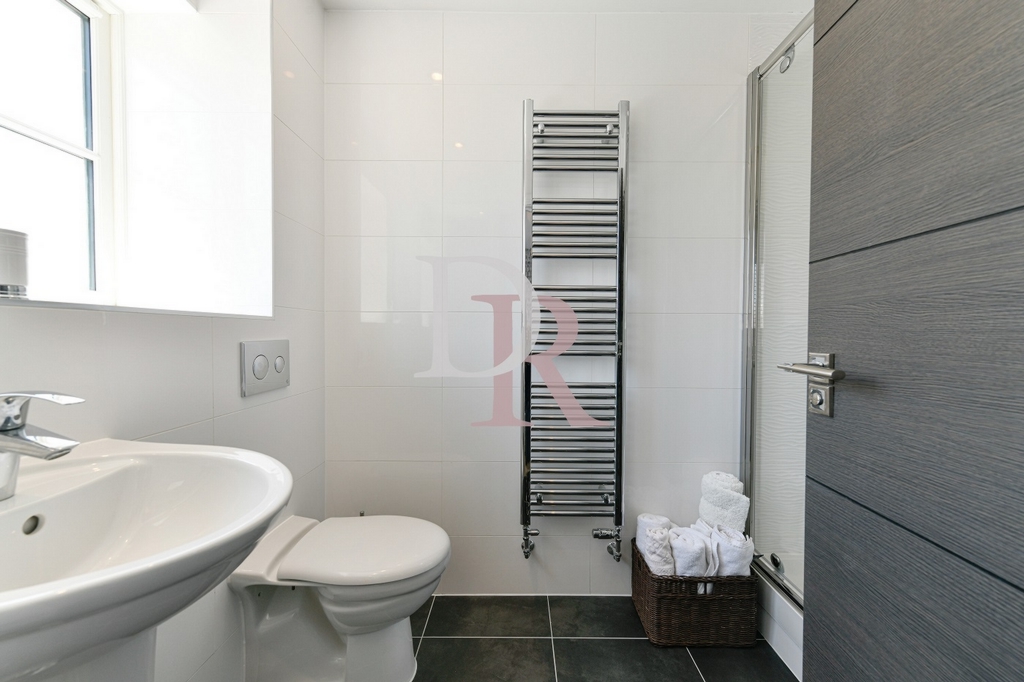 ENSUITE 2