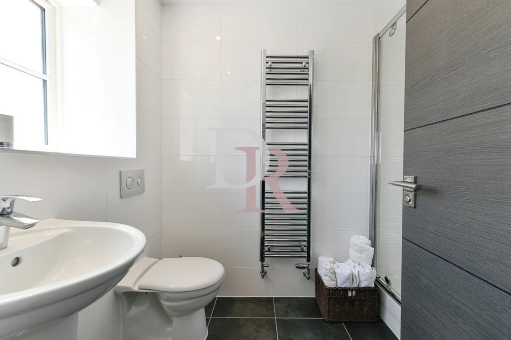ENSUITE 2