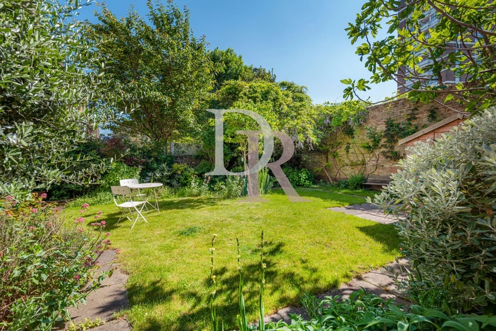 COMMUNAL GARDENS