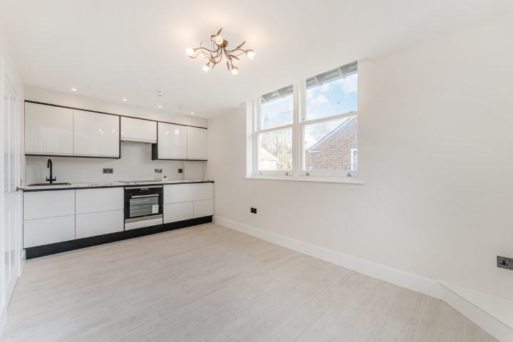 OPEN PLAN RECEPTION