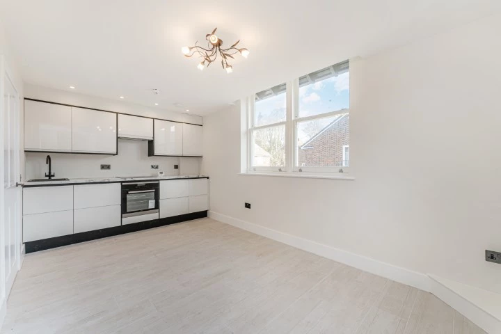 OPEN PLAN RECEPTION