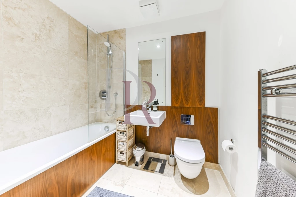 Bathroom & En-Suite