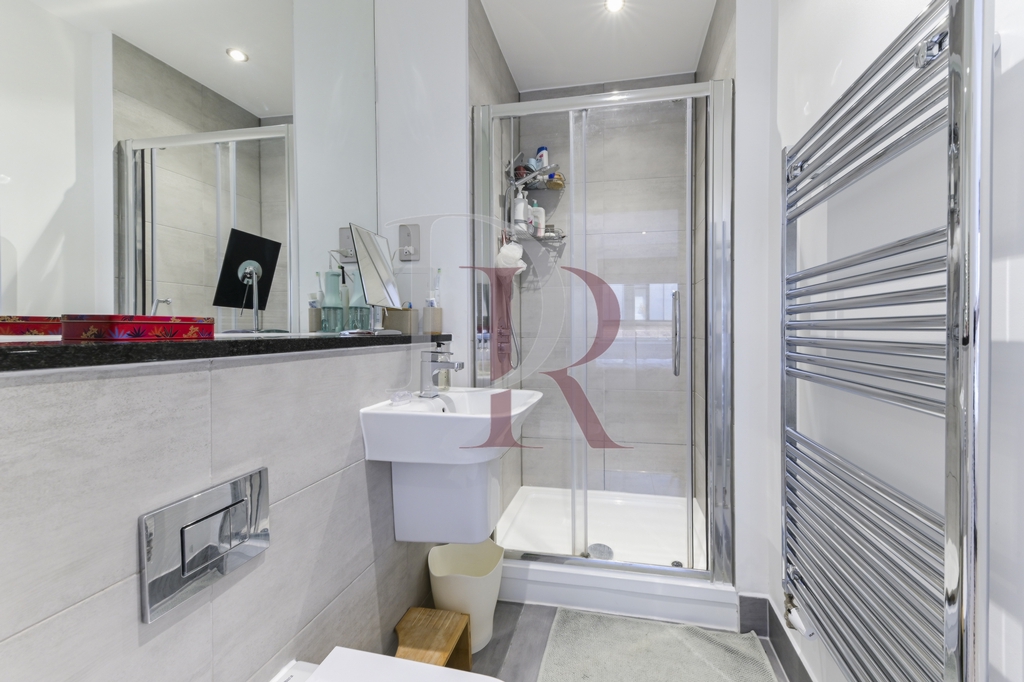 En-Suite & Bathroom