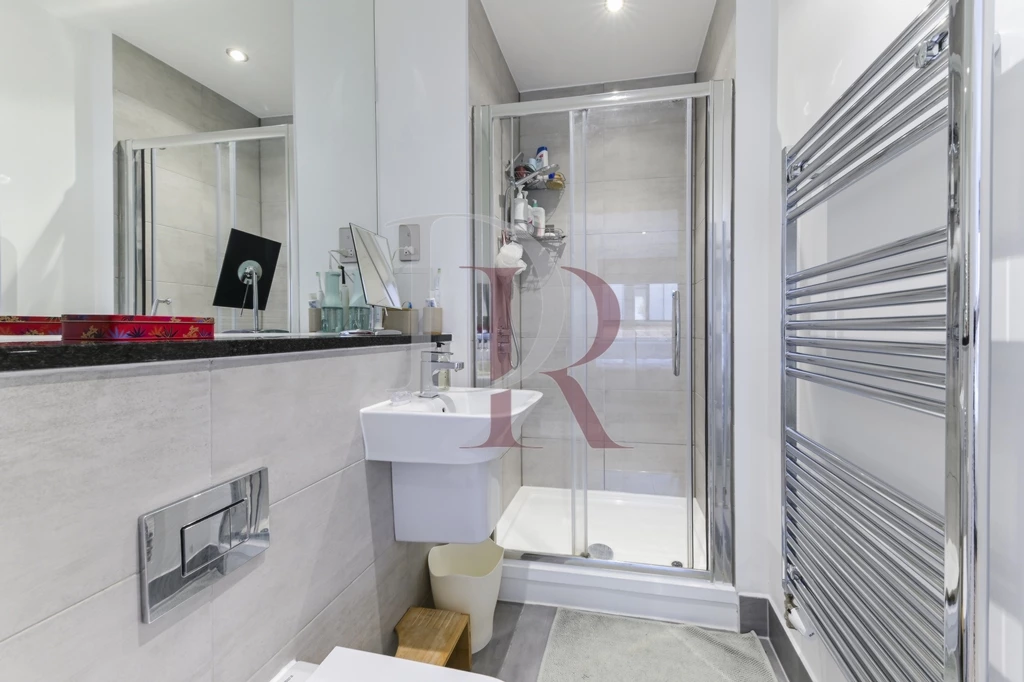 En-Suite & Bathroom