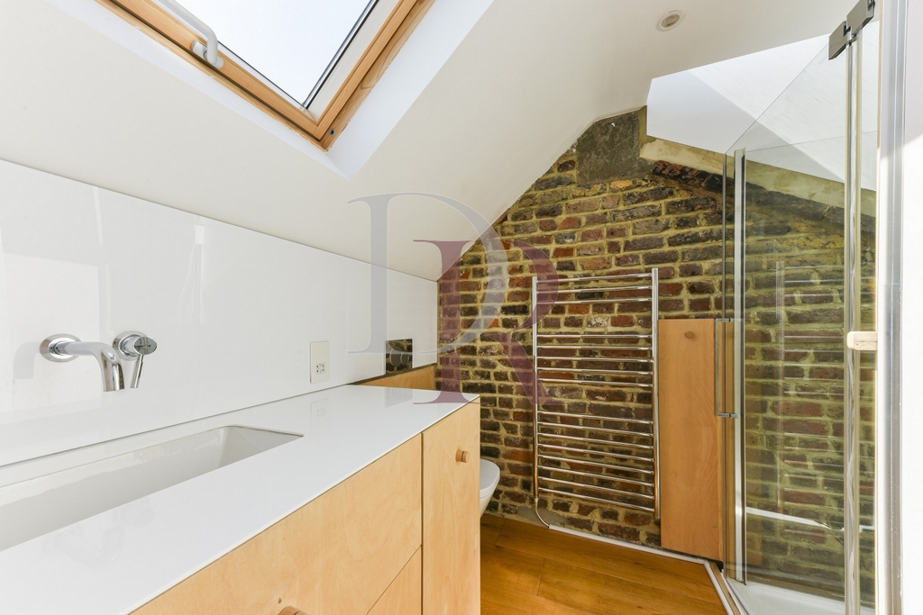 Master Bedroom En suite