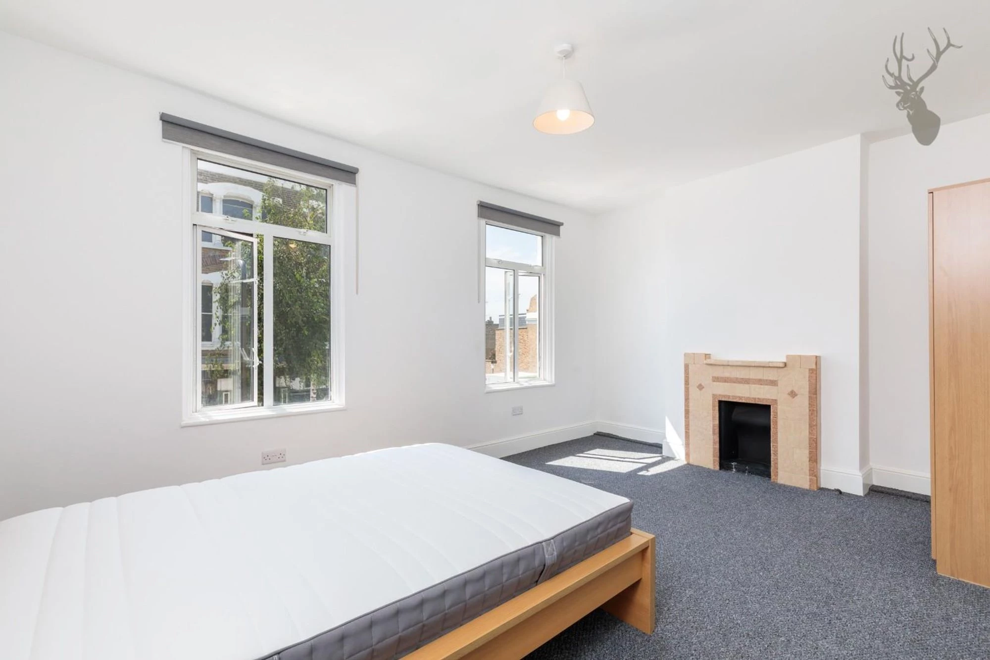 Photo 16 Photo 16