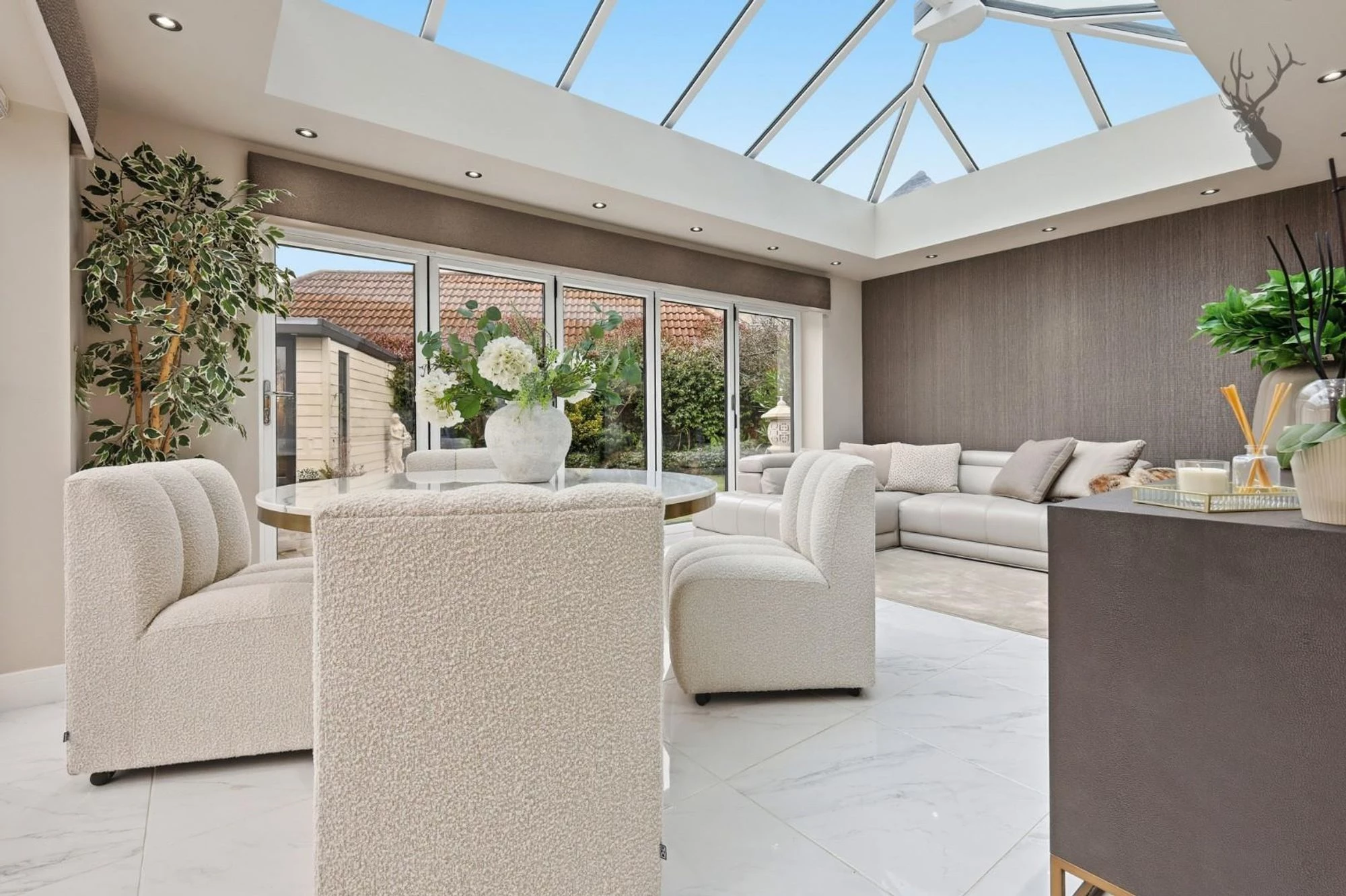 Photo 24 Photo 24