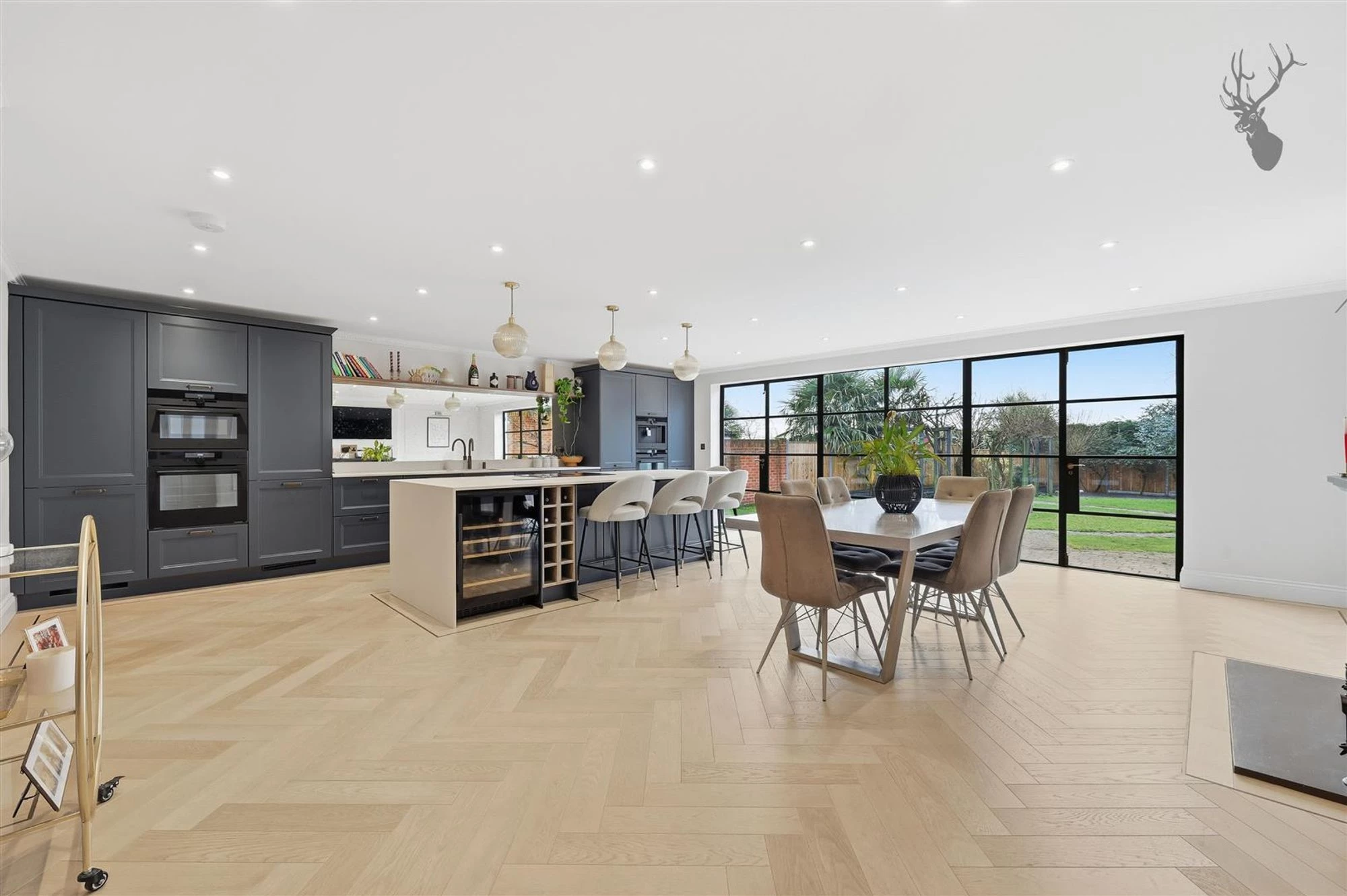 Photo 3 Photo 3
