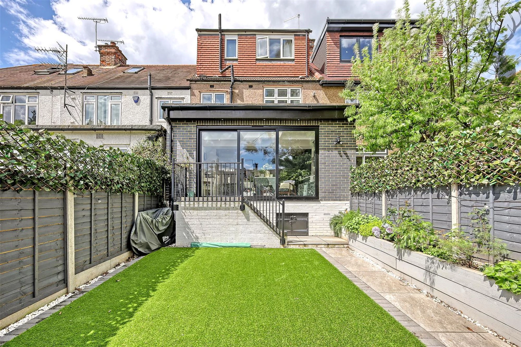 Photo 22 Photo 22