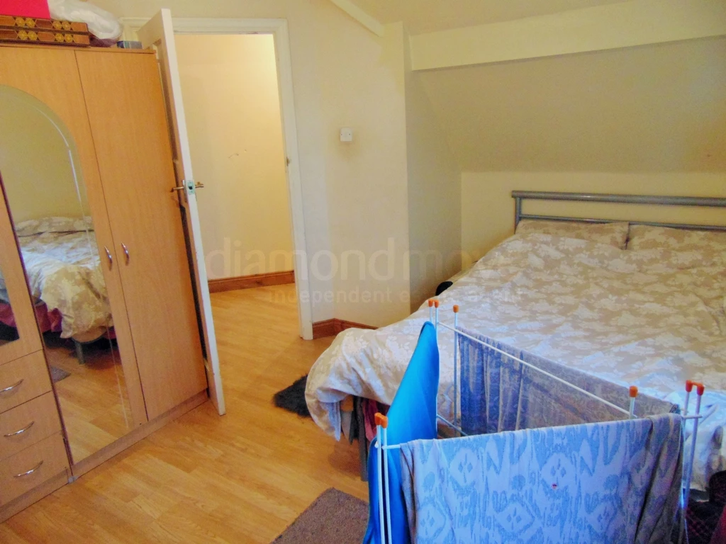 Bedroom 1 (3)