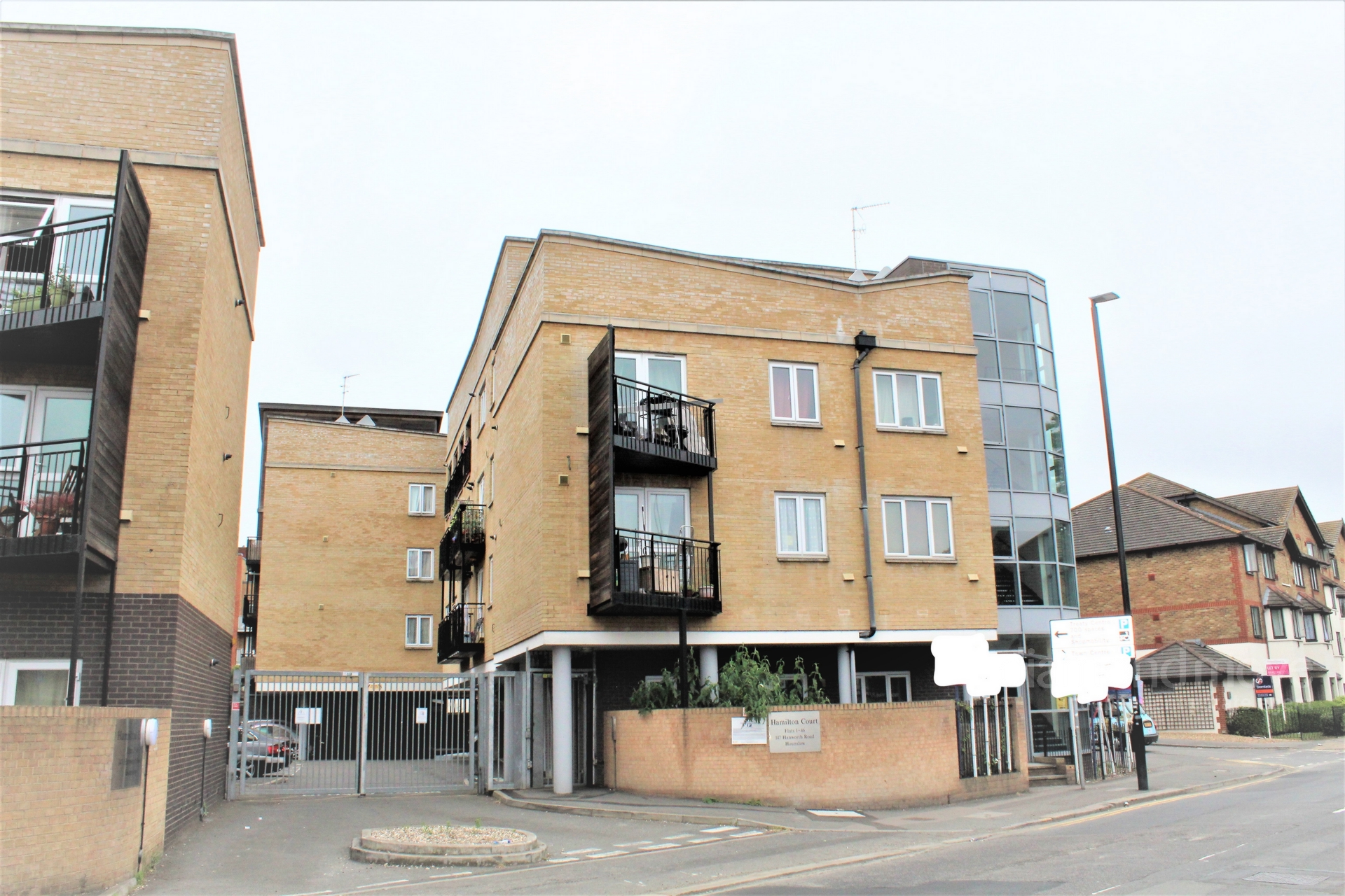 Hounslow TW3