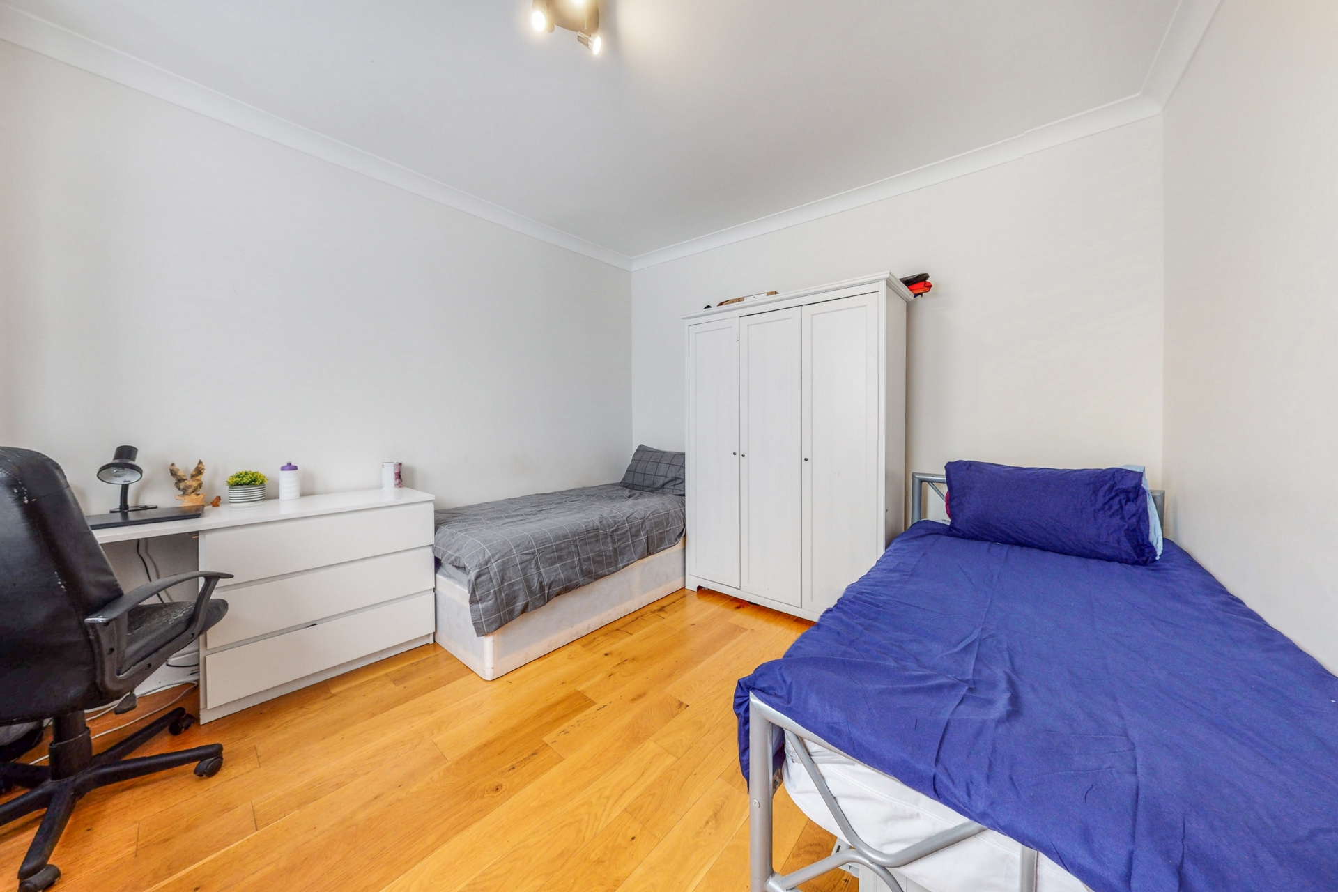 Property For Sale Montague Road, Hanwell, W7 4 Bedroom End Of Terrace