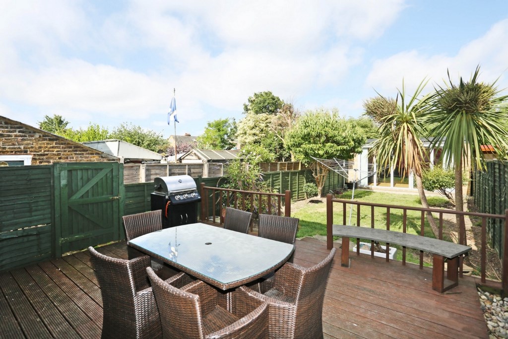 Property For Sale St Dunstans Road, Hanwell, W7 3 Bedroom End Of