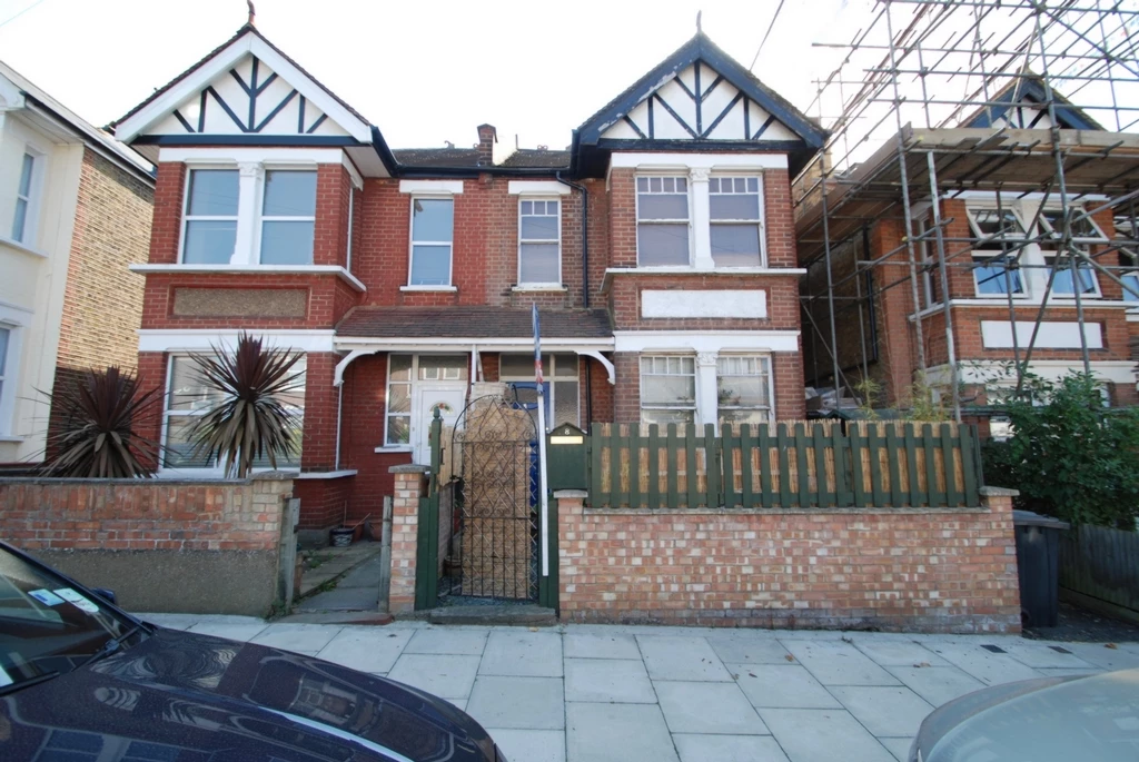 Townholm Crescent Hanwell London W7