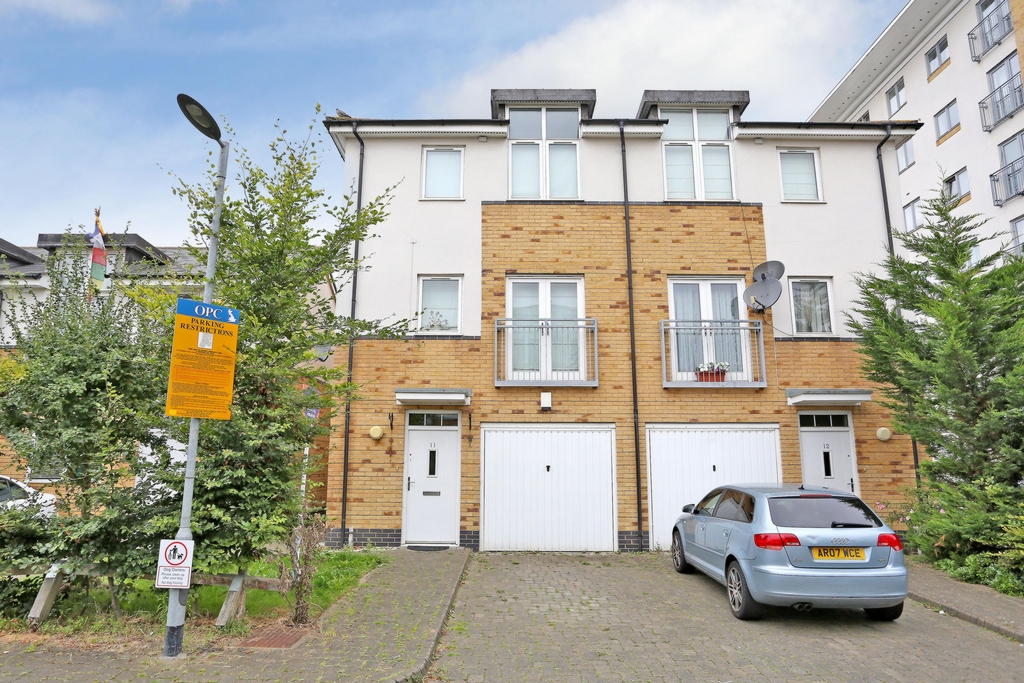 Property For Sale Fairclough Close, Northolt, UB5 4 Bedroom Semi