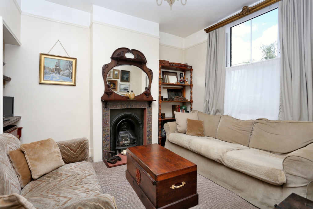 Property For Sale St Margarets Road, Hanwell, W7 2 Bedroom House
