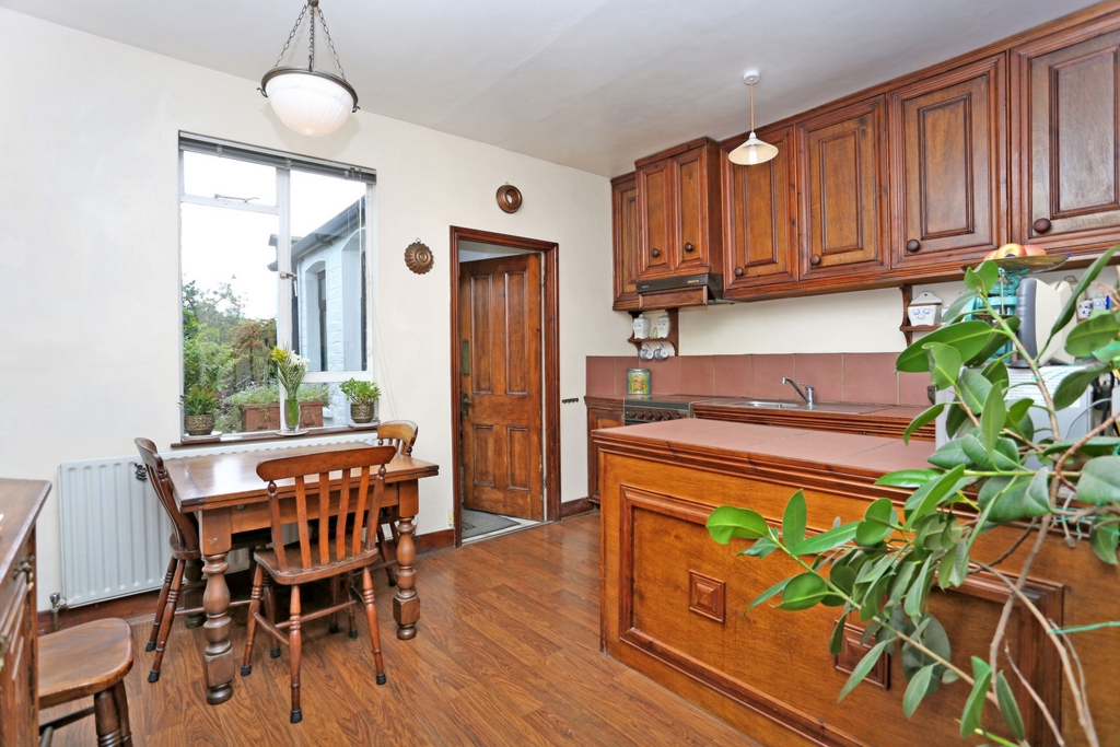Property For Sale St Margarets Road, Hanwell, W7 2 Bedroom House