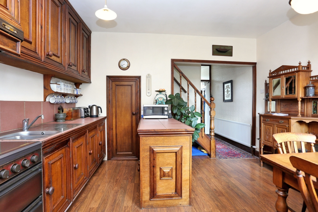 Property For Sale St Margarets Road, Hanwell, W7 2 Bedroom House