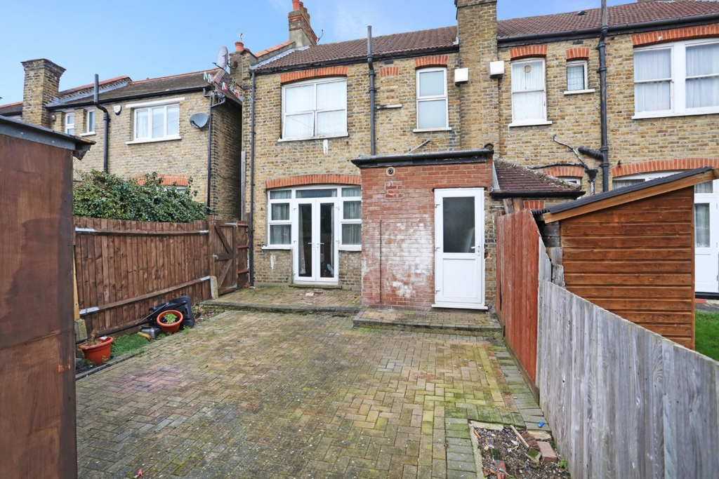 Property For Sale Mayfield Avenue, Ealing, W13 3 Bedroom End Of
