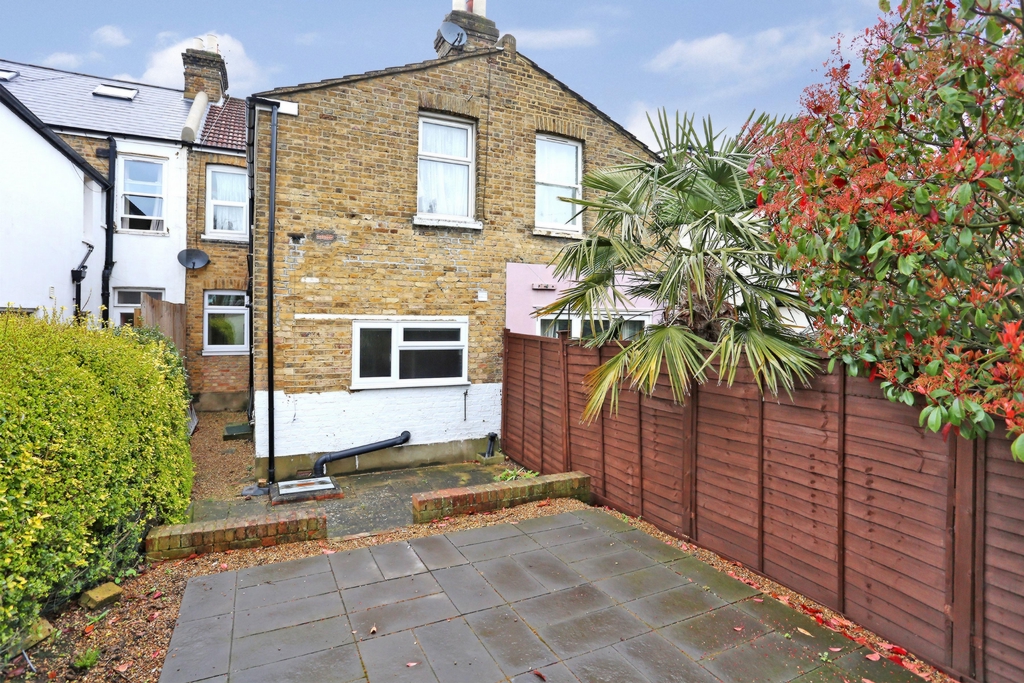 Property For Sale Elthorne Avenue, Hanwell, W7 1 Bedroom Flat through