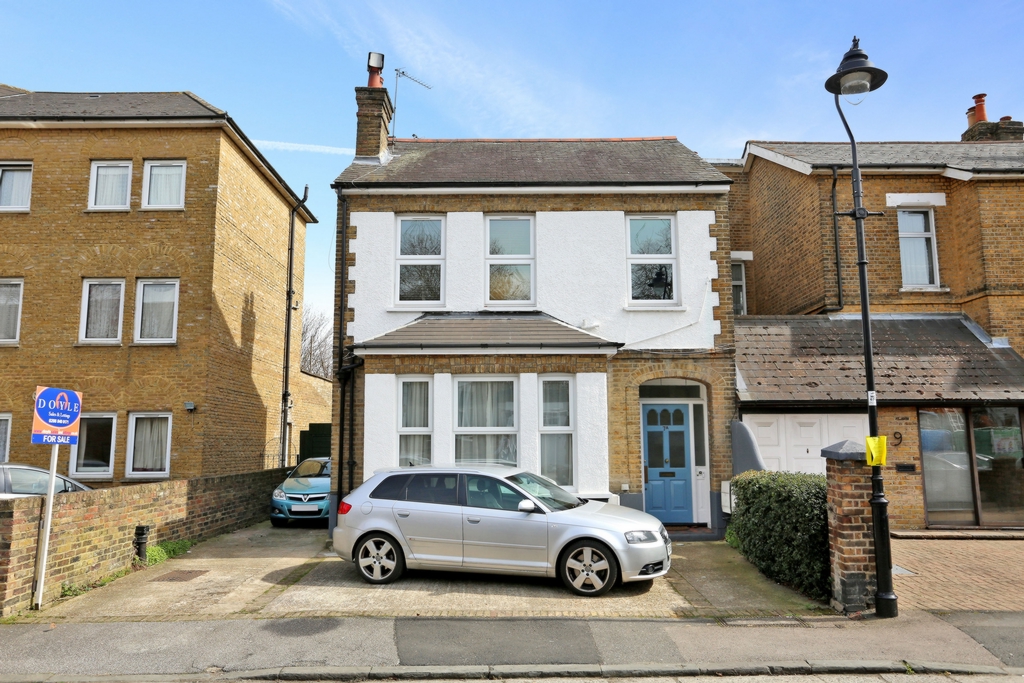 Property For Sale Westminster Road, Hanwell, W7 2 Bedroom Flat through Doyle Sales and Lettings