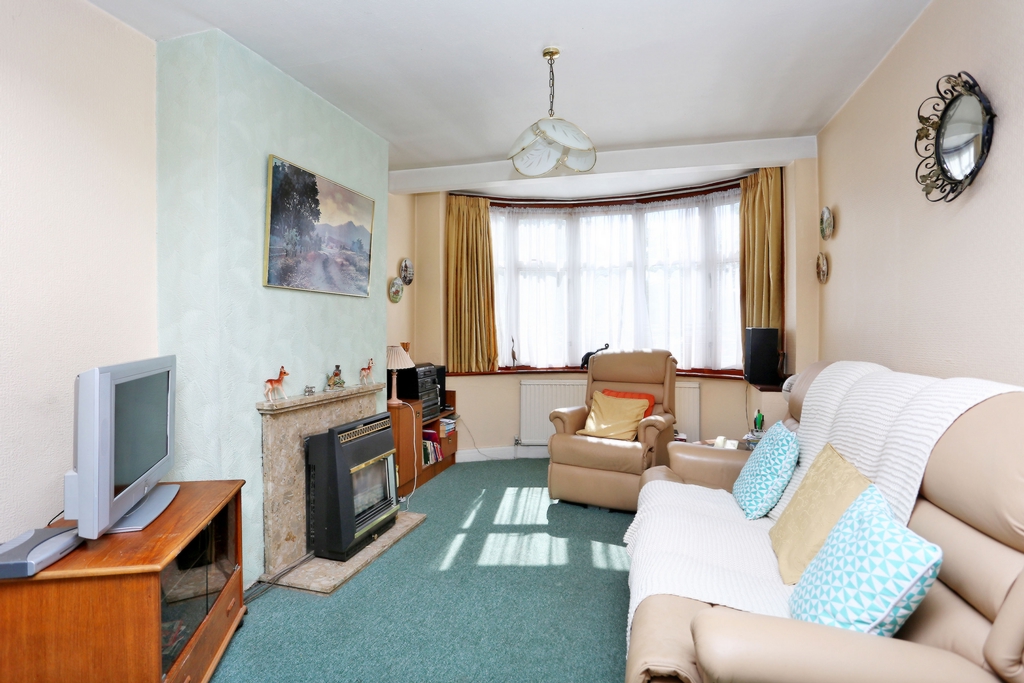 Property For Sale Ribchester Avenue, Perivale, UB6 3 Bedroom House