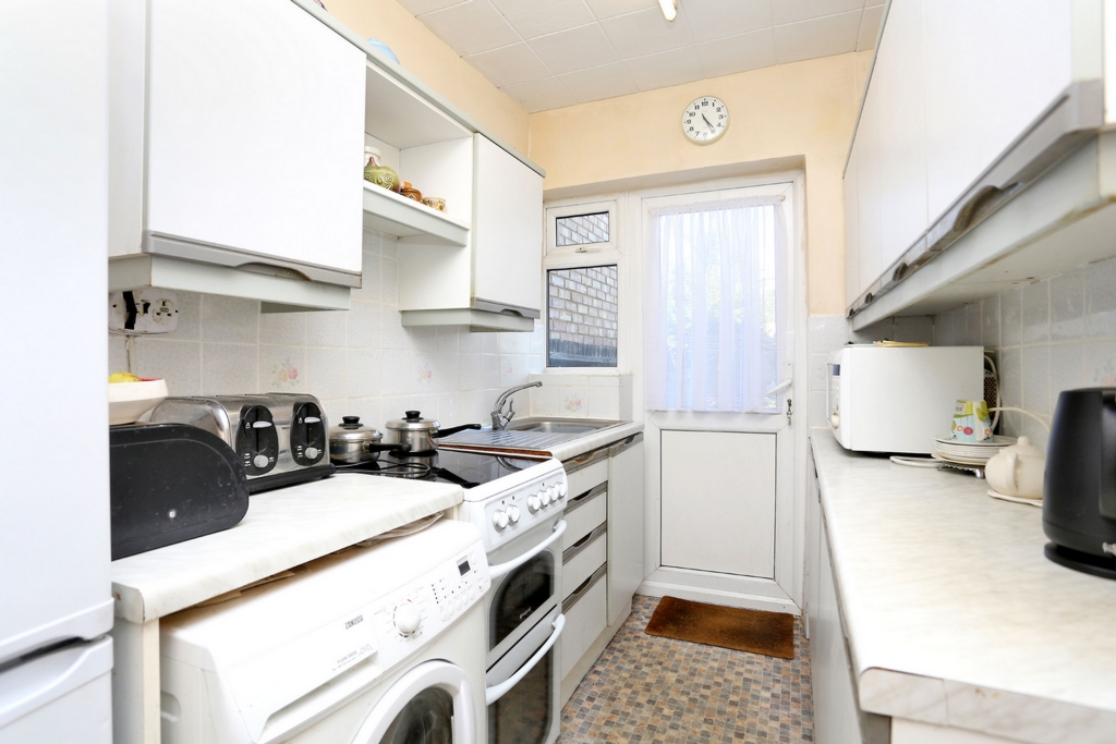 Property For Sale Ribchester Avenue, Perivale, UB6 3 Bedroom House